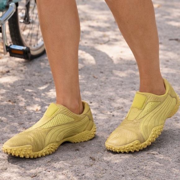 VINTAGE 90S PUMA MOSTRO YELLOW SNEAKERS WOMENS 9 - Picture 2 of 9